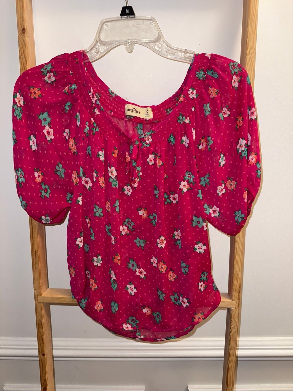 Hollister Women's Pink Floral Blouse